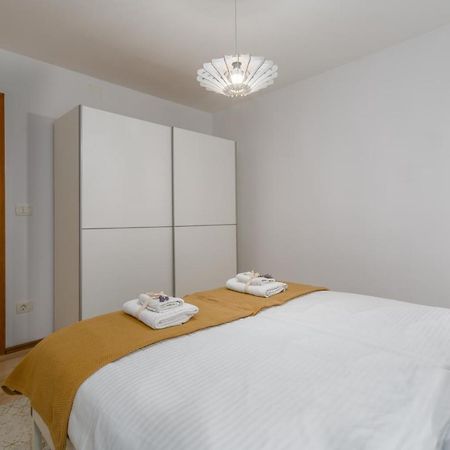 Apartments Agata Novigrad Istria エクステリア 写真