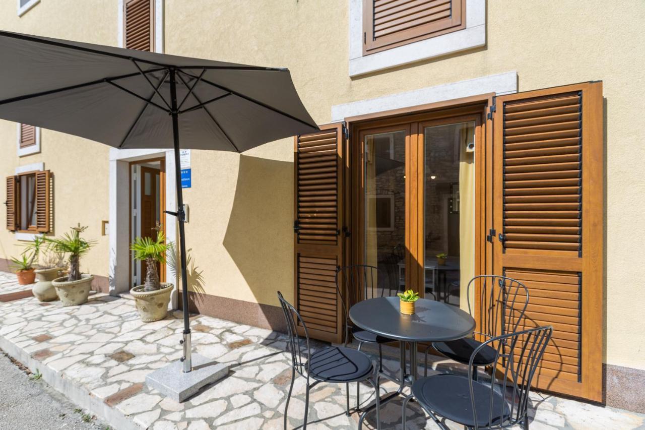 Apartments Agata Novigrad Istria エクステリア 写真