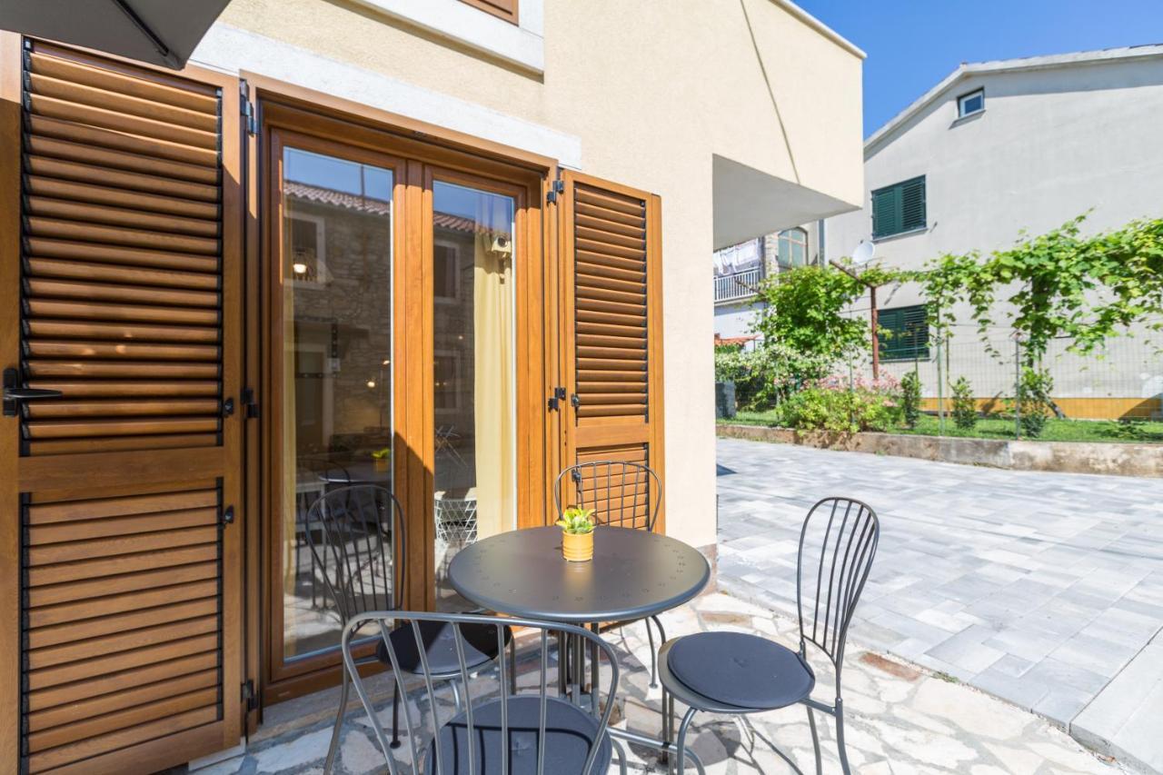Apartments Agata Novigrad Istria エクステリア 写真