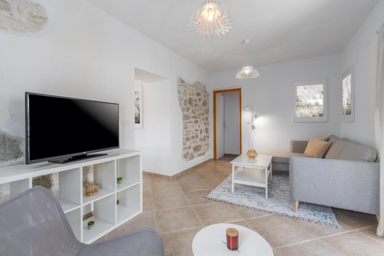 Apartments Agata Novigrad Istria エクステリア 写真