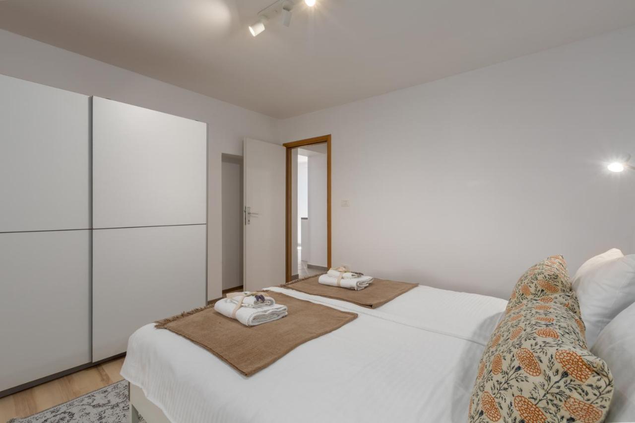Apartments Agata Novigrad Istria エクステリア 写真
