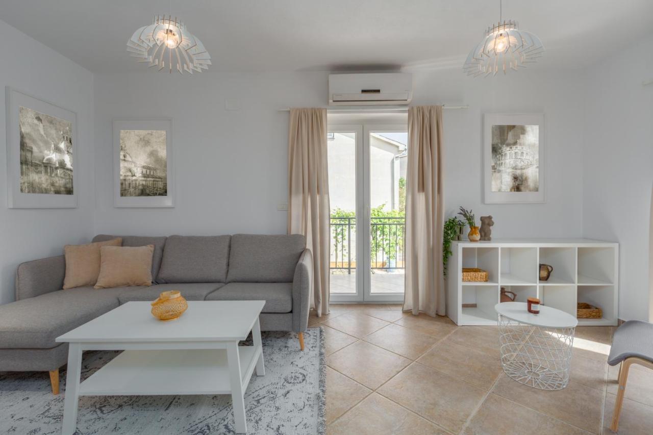 Apartments Agata Novigrad Istria エクステリア 写真